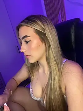 Snapshot of KYLIE_JONES6 chatting on 11, 6, 2026 KYLIE JONES6 online show from 11, 6, 2026