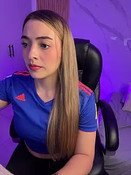 Snapshot of KYLIE_JONES6 chatting on 24, 6, 2026 KYLIE JONES6 online show from 24, 6, 2026