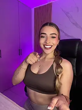 Snapshot of KYLIE_JONES6 chatting on 10, 7, 2026 KYLIE JONES6 online show from 10, 7, 2026