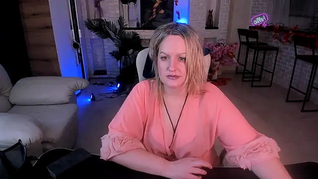 MariemLui online show from 5, 11, 2025