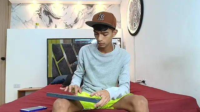 PRETTY SEX1 online show from 17, 9, 2025