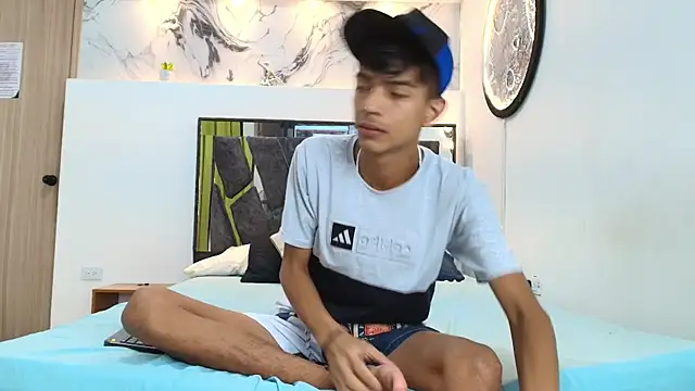 PRETTY SEX1 online show from 18, 9, 2025