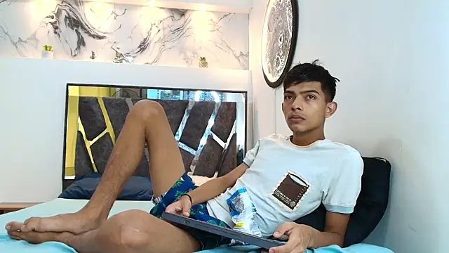 PRETTY SEX1 online show from 28, 9, 2025