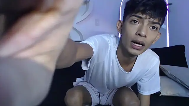 PRETTY SEX1 online show from 2, 10, 2025