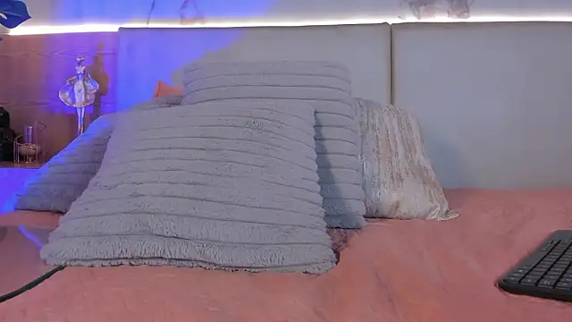 ValSmith  online show from 16, 3, 2026