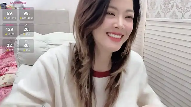 Holiland online show from 5, 12, 2025