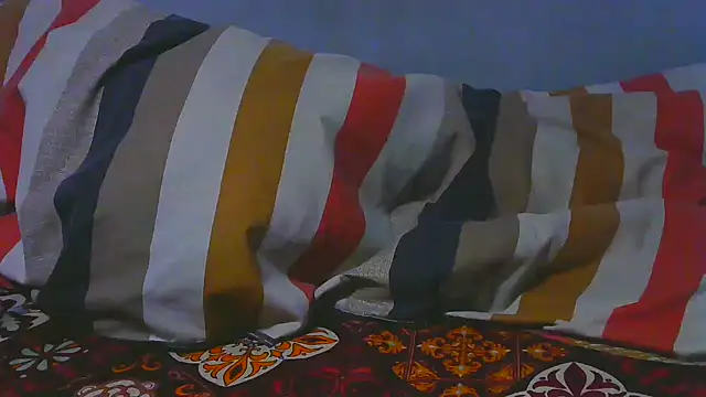 shy-lillyX22 online show from 27, 11, 2025