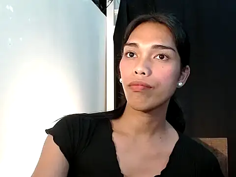 angelaxmonroe online show from 22, 4, 2026