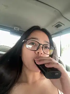 aaliyah walker online show from 12, 2, 2026