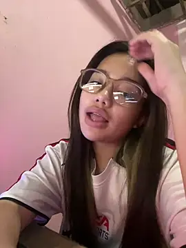 aaliyah walker online show from 27, 7, 2026