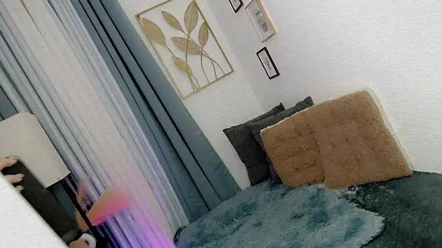 PrettyBlythes TS online show from 8, 4, 2026