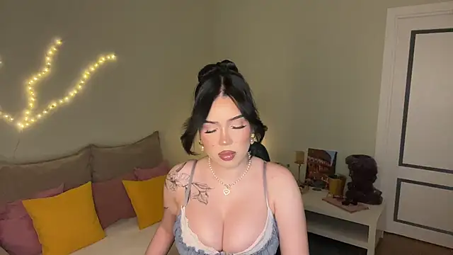 Snapshot of mistress_of_hearts chatting on 22, 7, 2026 mistress of hearts online show from 22, 7, 2026