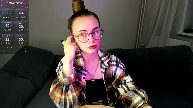 MewStella online show from 13, 11, 2025