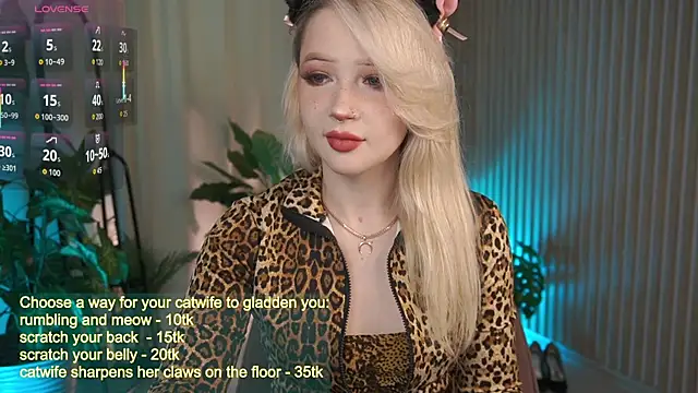 Snapshot of LauraWifeness chatting on 17, 9, 2025 LauraWifeness online show from 17, 9, 2025
