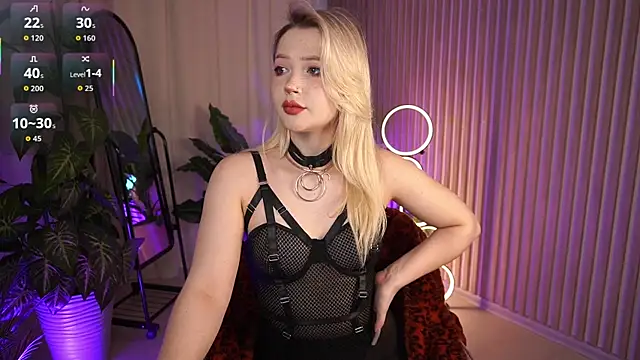 LauraWifeness online show from 20, 10, 2025