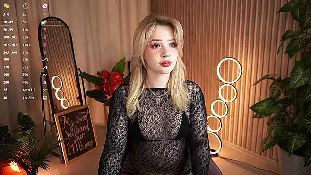 LauraWifeness online show from 18, 2, 2026