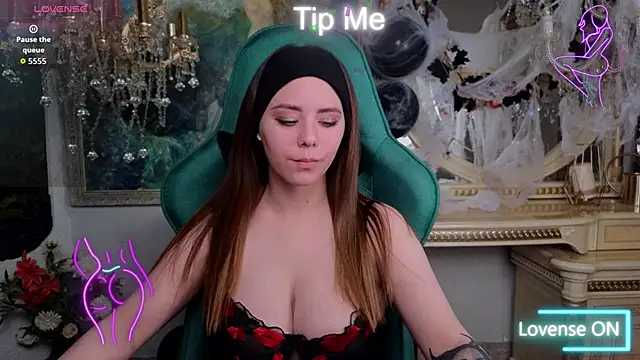 IvoryWood  online show from 11, 10, 2025