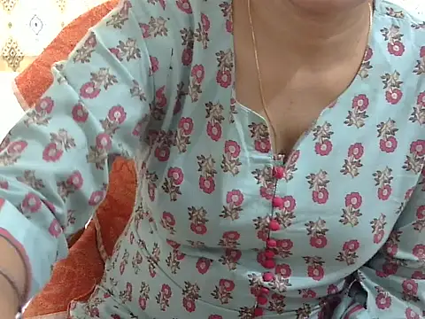 CHAMELI4747 online show from 21, 4, 2026