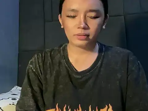 Claudia Johnson online show from 14, 11, 2025