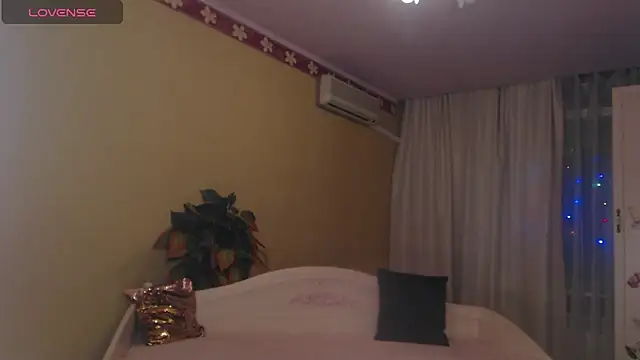 LiSinDoll online show from 4, 2, 2026