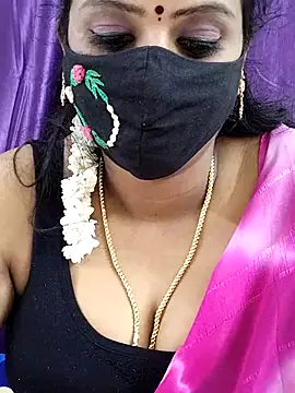 Snapshot of yoga-mithraa chatting on 5, 11, 2025 yoga-mithraa online show from 5, 11, 2025