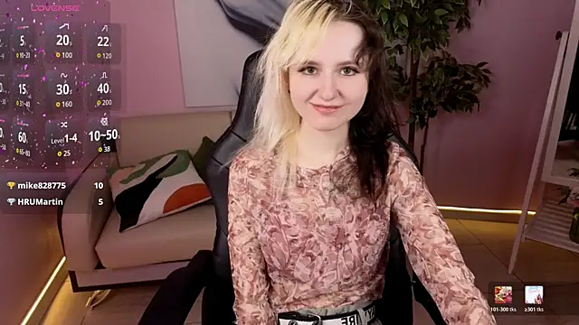 girl next doorr online show from 17, 5, 2026
