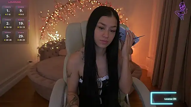 Snapshot of FataleNellie chatting on 8, 6, 2026 FataleNellie online show from 8, 6, 2026