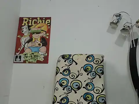 Snapshot of Thomasjons_ chatting on 10, 10, 2025 Thomasjons online show from 10, 10, 2025