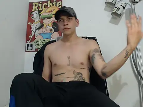 Snapshot of Thomasjons_ chatting on 19, 10, 2025 Thomasjons online show from 19, 10, 2025