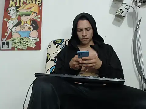 Snapshot of Thomasjons_ chatting on 19, 10, 2025 Thomasjons online show from 19, 10, 2025