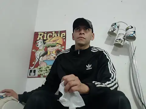 Snapshot of Thomasjons_ chatting on 10, 11, 2025 Thomasjons online show from 10, 11, 2025