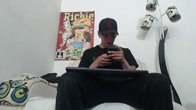 Snapshot of Thomasjons_ chatting on 12, 11, 2025 Thomasjons online show from 12, 11, 2025