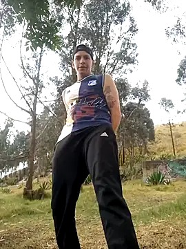 Snapshot of Thomasjons_ chatting on 13, 11, 2025 Thomasjons online show from 13, 11, 2025