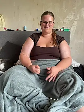 Snapshot of CurvyPaar2 chatting on 20, 7, 2026 CurvyPaar2 online show from 20, 7, 2026