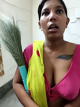 Snapshot of Hotty-Moni chatting on 14, 9, 2025 Hotty-Moni online show from 14, 9, 2025