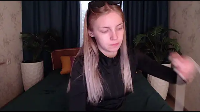 HitGyrl online show from 22, 10, 2025