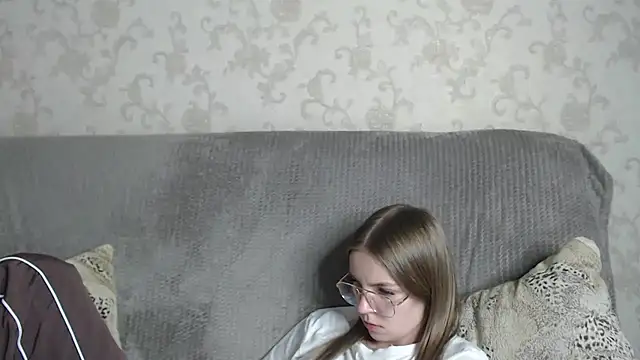 HitGyrl online show from 1, 4, 2026