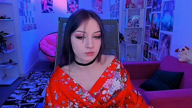 Snapshot of LiliLuna chatting on 5, 10, 2025 LiliLuna online show from 5, 10, 2025