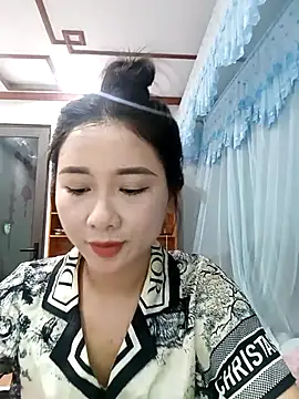 MinhChauXXX19 online show from 19, 4, 2026