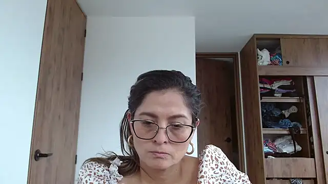 Snapshot of linda-mature43 chatting on 12, 9, 2025 linda-mature43 online show from 12, 9, 2025