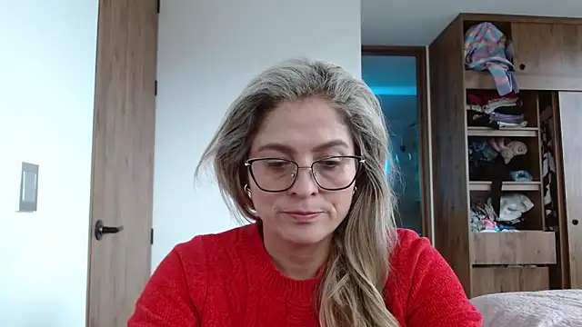 Snapshot of linda-mature43 chatting on 15, 9, 2025 linda-mature43 online show from 15, 9, 2025
