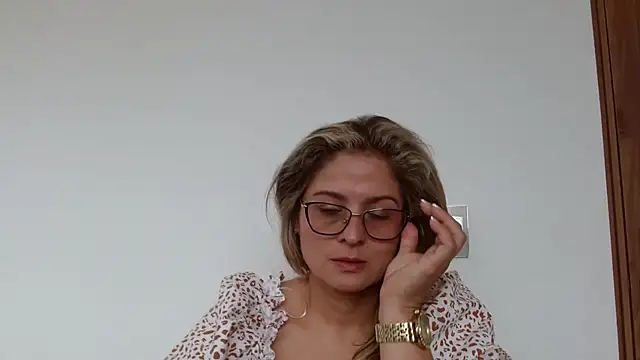 Snapshot of linda-mature43 chatting on 4, 10, 2025 linda-mature43 online show from 4, 10, 2025