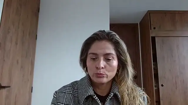 linda-mature43 online show from 15, 11, 2025