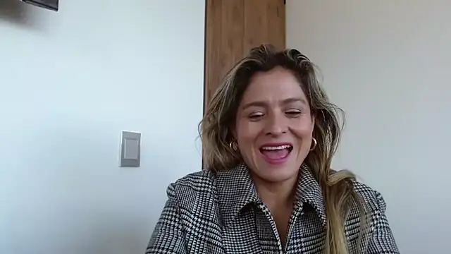 linda-mature43 online show from 1, 12, 2025