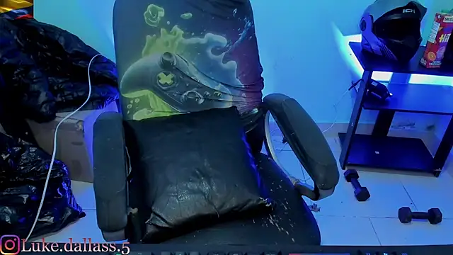 Snapshot of zeus_7777 chatting on 25, 3, 2026 zeus 7777 online show from 25, 3, 2026