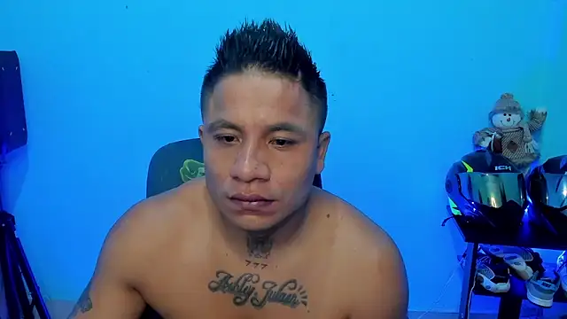 Snapshot of zeus_7777 chatting on 6, 4, 2026 zeus 7777 online show from 6, 4, 2026