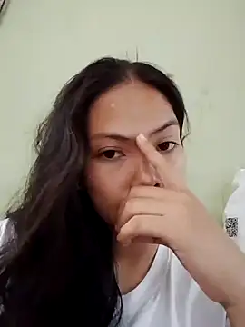 Snapshot of missluvv chatting on 10, 10, 2025 missluvv online show from 10, 10, 2025