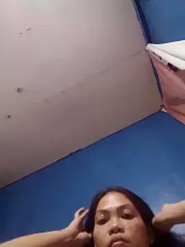 Snapshot of missluvv chatting on 10, 4, 2026 missluvv online show from 10, 4, 2026