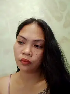 Snapshot of missluvv chatting on 13, 4, 2026 missluvv online show from 13, 4, 2026