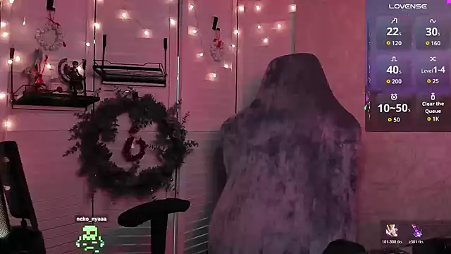 Snapshot of aestheticbeing chatting on 21, 12, 2025 aestheticbeing online show from 21, 12, 2025